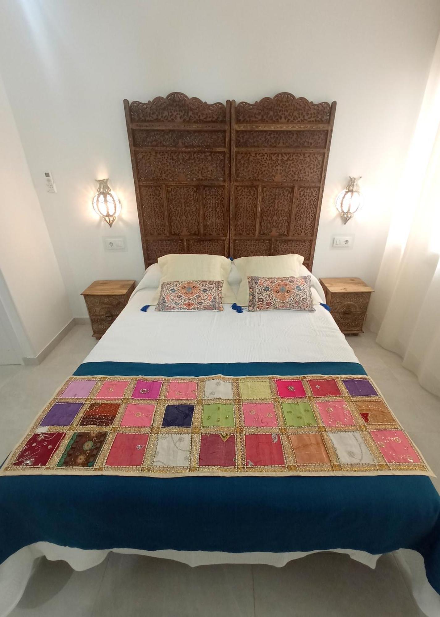 P Los Encantos De Almavir Cordoue Extérieur photo